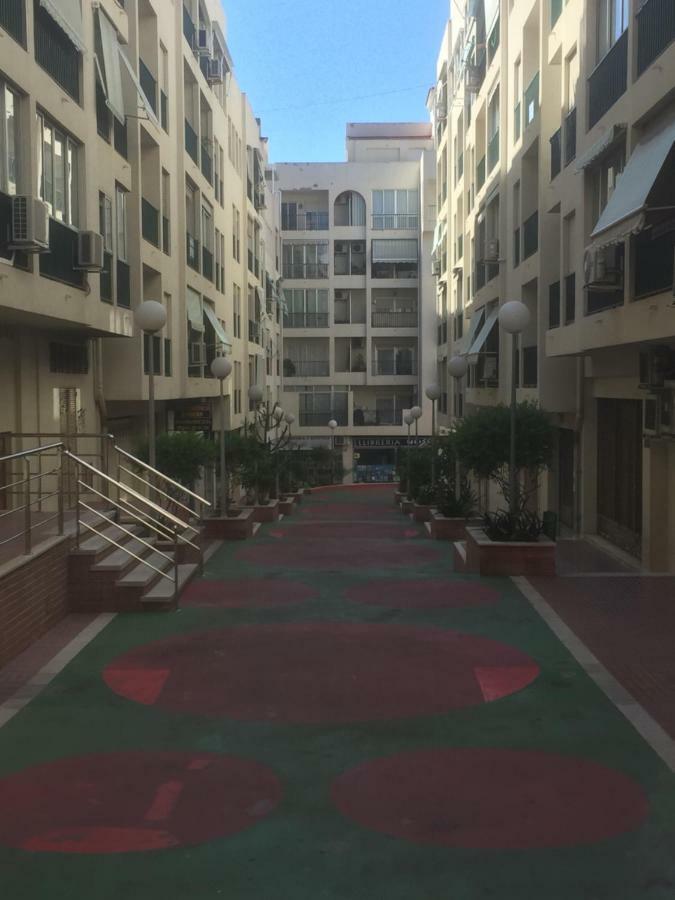 Apartamento Turistico Loyola ベニドルム エクステリア 写真